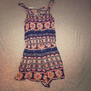 Cute romper!